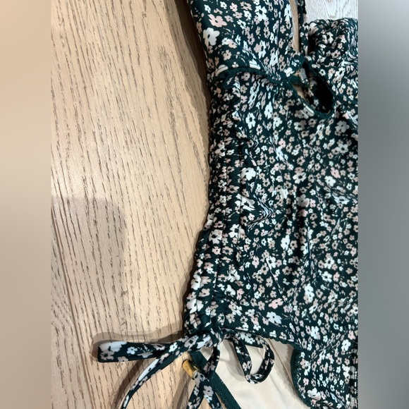 Peony bathing suit size 8 (fits like a 6) - Picture 3 of 8